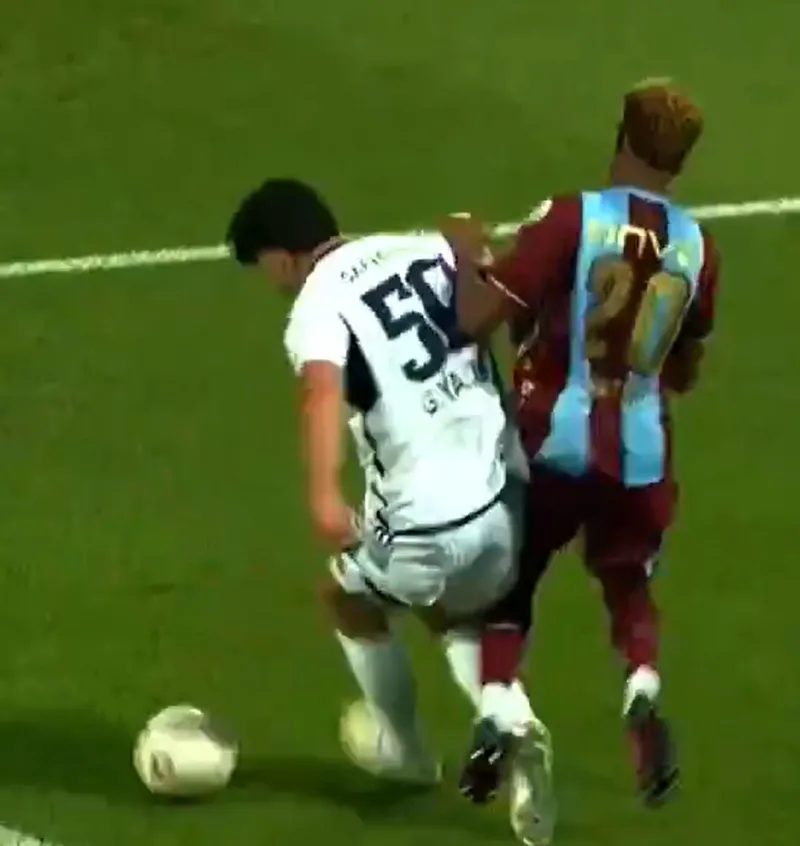 Kasımpaşa-Trabzonspor maçında penaltı kararı! İşte o durum 3 kasimpasa trabzonspor macinda penalti karari iste o durum 1 XUWc8WlJ