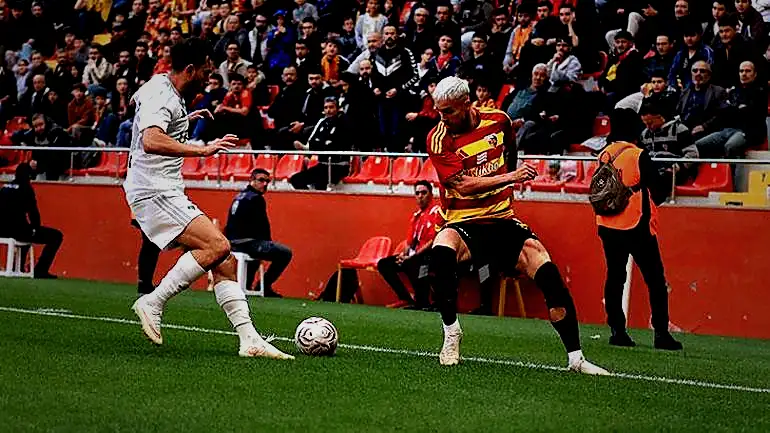 Kayseri'de 4 gollü düello... (ÖZET) Kayserispor - Batman Petrolspor maç sonucu2-2 3 kayseride 4 gollu duello ozet kayserispor batman petrolspor mac sonucu2 2 1 EV2kEaXT