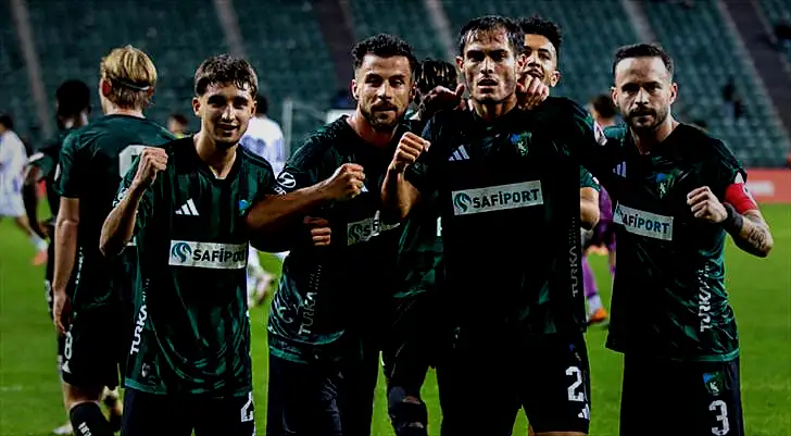 Kocaelispor rahat kazanarak turladı! 1 kocaelispor rahat kazanarak turladi JbUybWnR