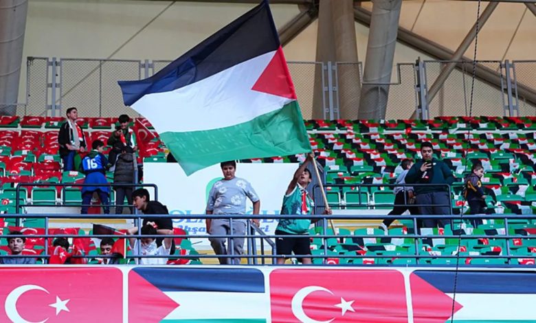 Konya'da tribünler Filistin bayraklarıyla donatıldı! 10 konyada tribunler filistin bayraklariyla donatildi agZuCGyT