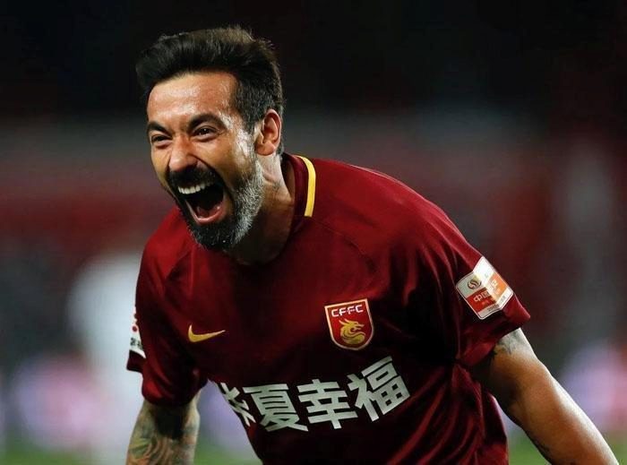 Lavezzi'nin son hali sevenlerini üzdü! Hastalığı nedeniyle titremeden duramıyor 3 lavezzinin son hali sevenlerini uzdu hastaligi nedeniyle titremeden duramiyor 1 86CrbWHJ