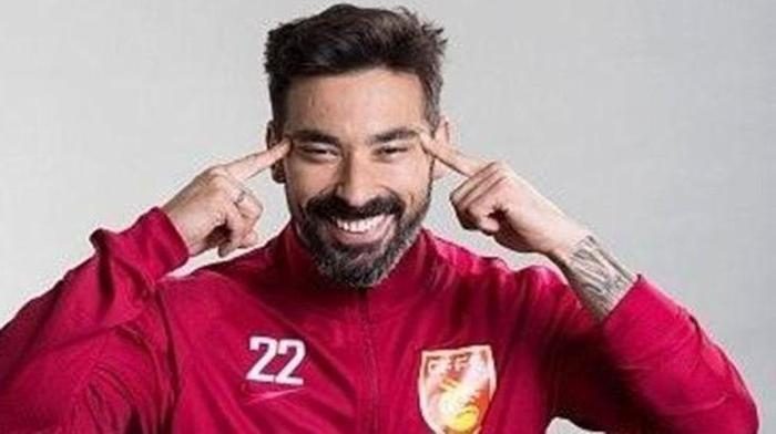 Lavezzi'nin son hali sevenlerini üzdü! Hastalığı nedeniyle titremeden duramıyor 6 lavezzinin son hali sevenlerini uzdu hastaligi nedeniyle titremeden duramiyor 4 G7X5fTCj