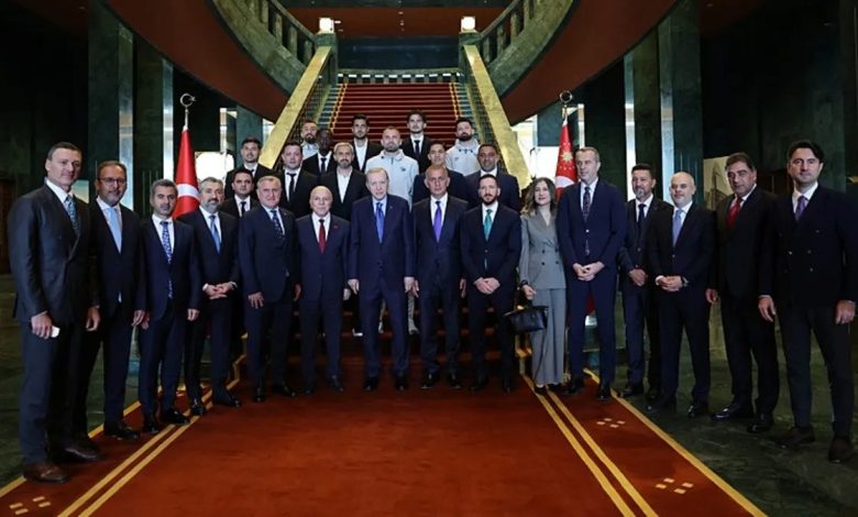 Lider Recep Tayyip Erdoğan Muhteşem Lig'e yükselen kulüpleri kabul etti! 1 lider recep tayyip erdogan muhtesem lige yukselen kulupleri kabul etti F4aOxtAh