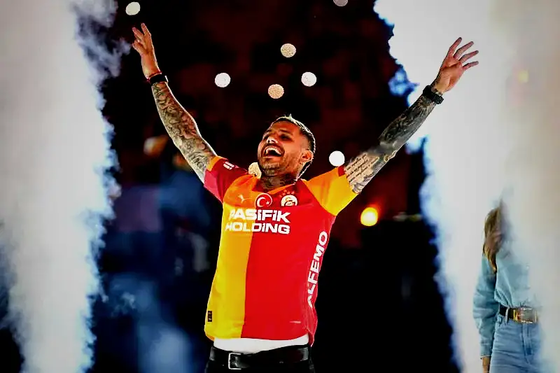 mauro icardi geri mi donuyor iki kulupten transfer teklifi aldi 6 h4A4KDMT