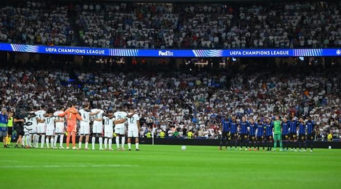 Mourinho'nun Real Madrid'i Devler Ligi'ne 3 puanla başladı... (ÖZET) Real Madrid - Inter maç sonucu 2-1 12 mourinhonun real madridi devler ligine 3 puanla basladi ozet real madrid inter mac CiZ8qsBk