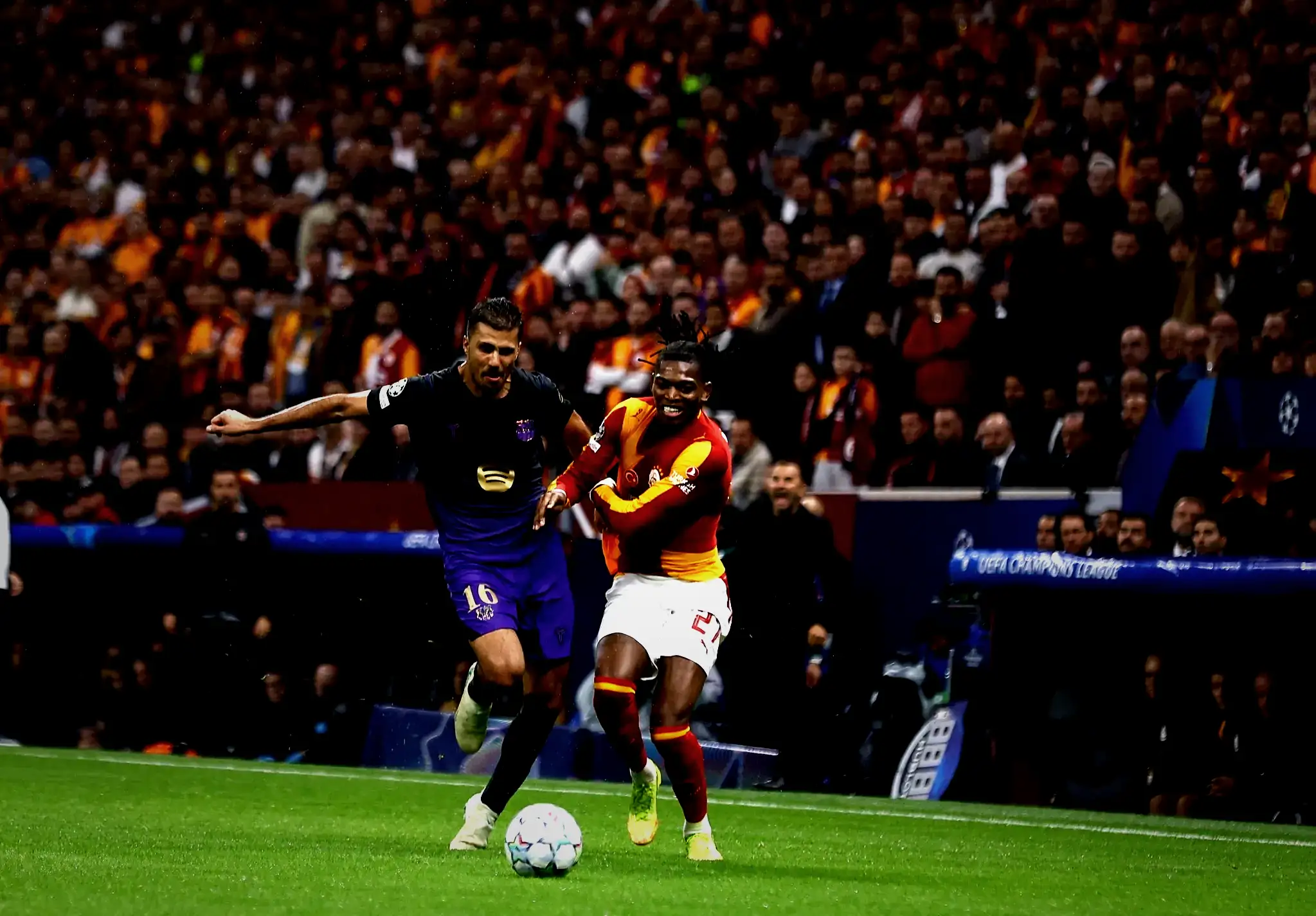 Müelliflerden Galatasaray-Barcelona maçı değerlendirmesi: Jakobs'un stoper başlaması büyük bir dramdır 3 muelliflerden galatasaray barcelona maci degerlendirmesi jakobsun stoper baslamasi buyuk bir dramdir 1