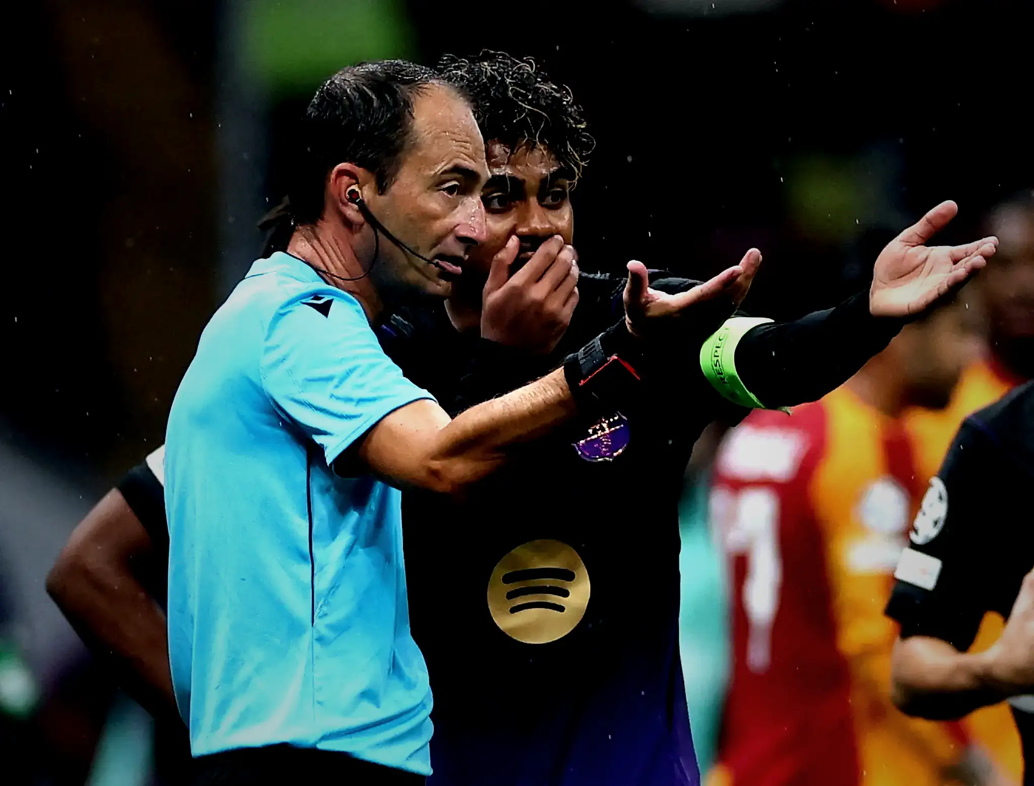 Müelliflerden Galatasaray-Barcelona maçı değerlendirmesi: Jakobs'un stoper başlaması büyük bir dramdır 10 muelliflerden galatasaray barcelona maci degerlendirmesi jakobsun stoper baslamasi buyuk bir dramdir 8