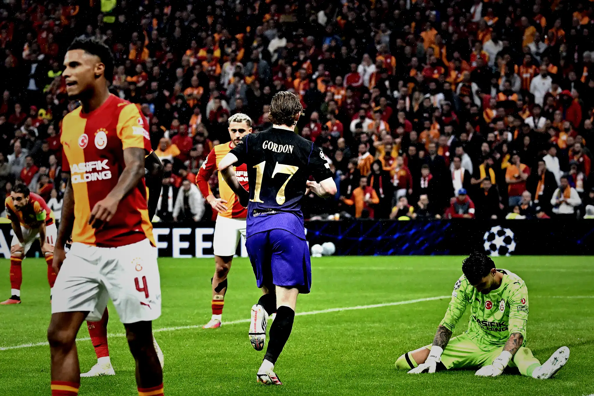Müelliflerden Galatasaray-Barcelona maçı değerlendirmesi: Jakobs'un stoper başlaması büyük bir dramdır 11 muelliflerden galatasaray barcelona maci degerlendirmesi jakobsun stoper baslamasi buyuk bir dramdir 9 Irs7TQdc