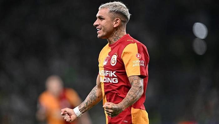 nihat kahveci galatasaray sporting macinin hakemine ates puskurdu boyle penalti olmaz sporting 12 kisi oynadi 44uNq8UE