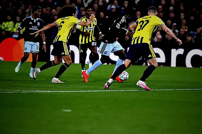 Ömer Üründül'den Aston Villa-Fenerbahçe maçı değerlendirmesi: Bir tek Oğuz Aydın ayakta kaldı 9 omer urundulden aston villa fenerbahce maci degerlendirmesi bir tek oguz aydin ayakta kaldi 7 jTsBcvqf