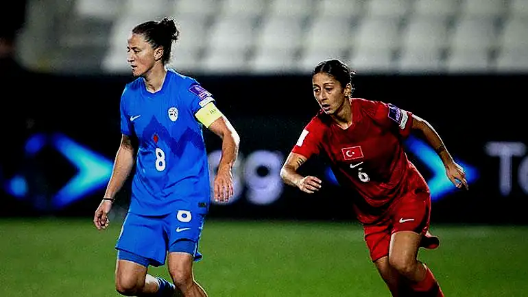 ozet a ulusal kadin futbol takimi sonunu getiremedi turkiye slovenya mac sonucu 3 3 JsAl6wTk
