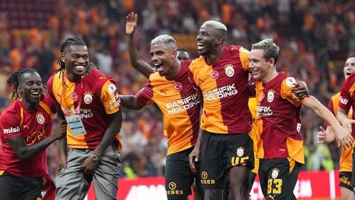 'Pek hoşuma gitmez' Dijku'dan Batrakov sözleri! Galatasaray'ın yeni yıldızını anlattı 5 pek hosuma gitmez dijkudan batrakov sozleri galatasarayin yeni yildizini anlatti 3 I8lcXn4Q