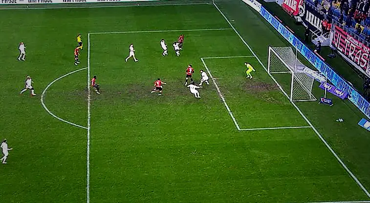 Penaltı noktasında bomboş! Gençlerbirliği bir kez daha gole çok yaklaştı 1 penalti noktasinda bombos genclerbirligi bir kez daha gole cok yaklasti Yq1AwZF1