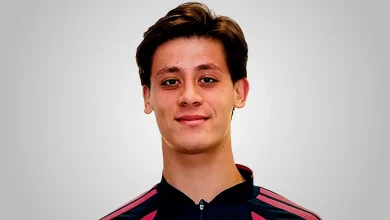 Real Madrid'de eylül ayının oyuncusu seçilen Arda Güler, mükafatını aldı 11 real madridde eylul ayinin oyuncusu secilen arda guler mukafatini aldi gjQPFpt9