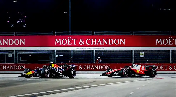 Singapur'da son gülen Max Verstappen! 1 singapurda son gulen max verstappen aXMT6jZg