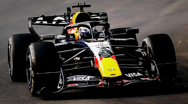 Singapur'da sprint yarışını Max Verstappen kazandı 1 singapurda sprint yarisini max verstappen kazandi lzAAARRI