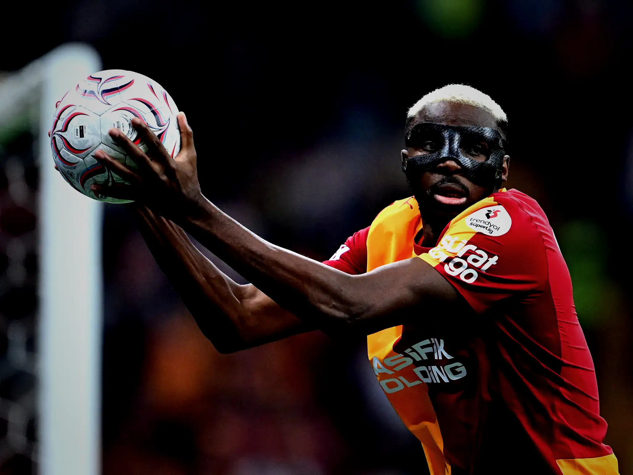 Spor müellifleri Galatasaray'ın dev maçını yorumladı: Barcelona'yı yenmek çok güç lakin imkansız değil! 4 spor muellifleri galatasarayin dev macini yorumladi barcelonayi yenmek cok guc lakin imkansiz degil 2 bXErFNkN