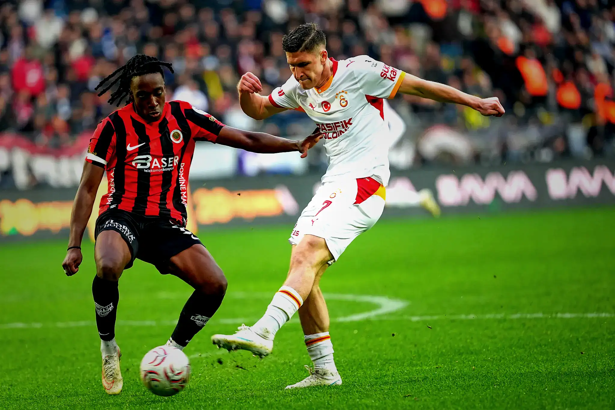 Spor müellifleri Gençlerbirliği-Galatasaray maçını yorumladı: Kör topal yoluna devam ediyor! 6 spor muellifleri genclerbirligi galatasaray macini yorumladi kor topal yoluna devam ediyor 4