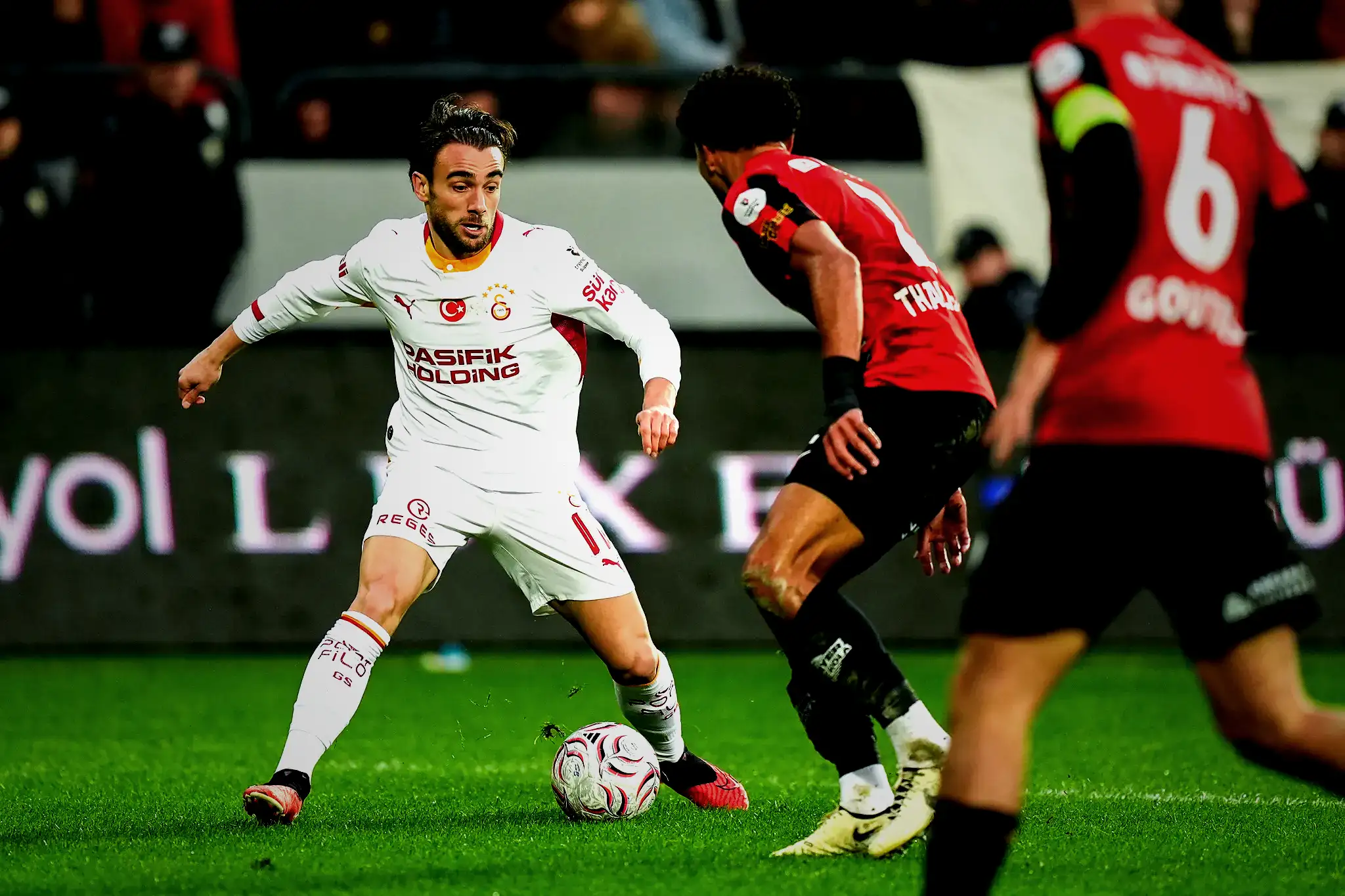 Spor müellifleri Gençlerbirliği-Galatasaray maçını yorumladı: Kör topal yoluna devam ediyor! 9 spor muellifleri genclerbirligi galatasaray macini yorumladi kor topal yoluna devam ediyor 7 tlWLLFcE