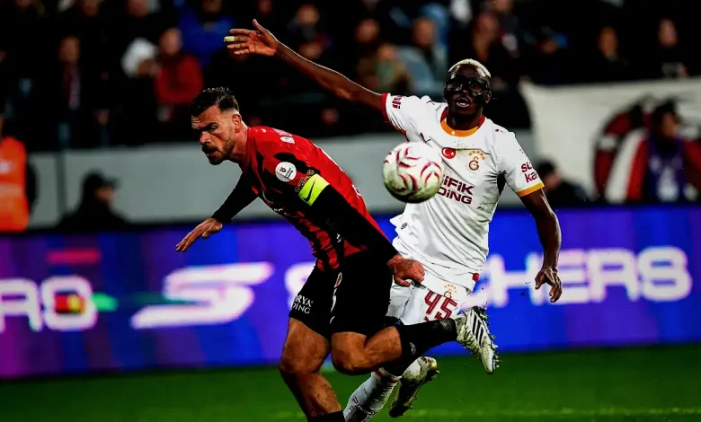 Spor müellifleri Gençlerbirliği-Galatasaray maçını yorumladı: Kör topal yoluna devam ediyor! 1 spor muellifleri genclerbirligi galatasaray macini yorumladi kor topal yoluna devam ediyor RMacghnd