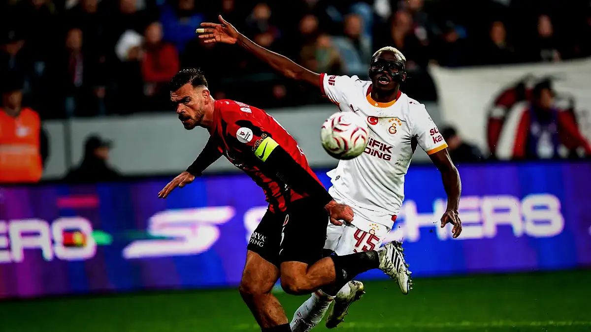 Spor müellifleri Gençlerbirliği-Galatasaray maçını yorumladı: Kör topal yoluna devam ediyor! 7 spor muellifleri genclerbirligi galatasaray macini yorumladi kor topal yoluna devam ediyor RMacghnd