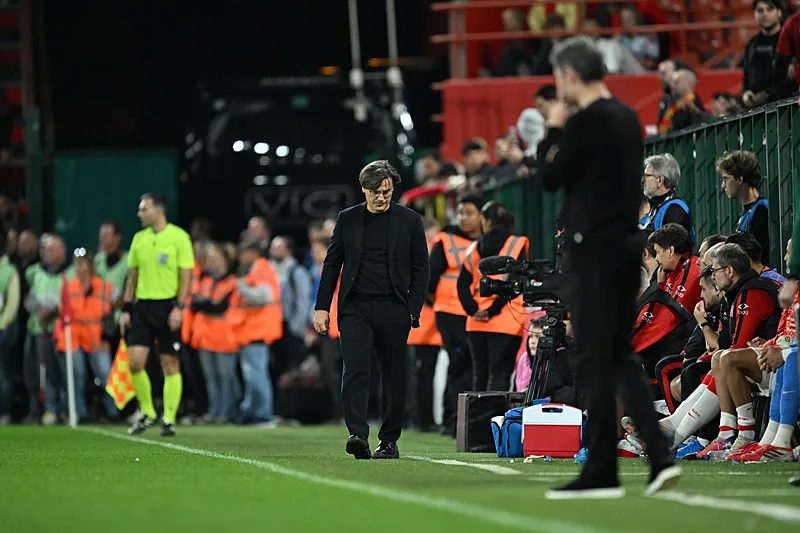 Spor muharrirlerinden Belçika-Türkiye maçı yorumu! "Montella'nın elinde eriyip gidiyor" 4 spor muharrirlerinden belcika turkiye maci yorumu montellanin elinde eriyip gidiyor 2 q7NdtdYQ