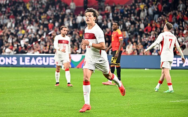Spor muharrirlerinden Belçika-Türkiye maçı yorumu! "Montella'nın elinde eriyip gidiyor" 22 spor muharrirlerinden belcika turkiye maci yorumu montellanin elinde eriyip gidiyor 20 Xi4fVbEr