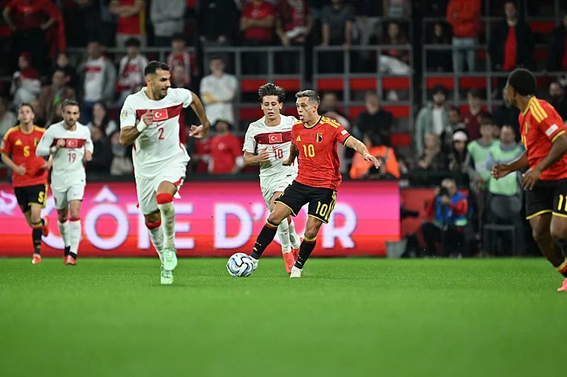 Spor muharrirlerinden Belçika-Türkiye maçı yorumu! "Montella'nın elinde eriyip gidiyor" 6 spor muharrirlerinden belcika turkiye maci yorumu montellanin elinde eriyip gidiyor 4 b9KBb8Hi