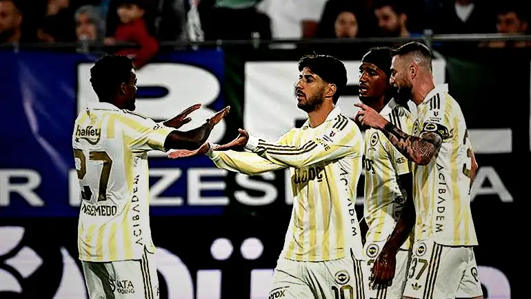 Sumudica'dan Fenerbahçe'ye ikaz: 'Skor yeterli ancak oyun, şampiyonluk için yetmez' 2 sumudicadan fenerbahceye ikaz skor yeterli ancak oyun sampiyonluk icin yetmez 0 tQOKj7lS