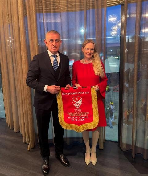 TFF Başkanı Hacıosmanoğlu, RBFA Başkanı Van Damme ile Bir Araya Geldi 4 tff baskani haciosmanoglu rbfa baskani van damme ile bir araya geldi 2 e4EHrHqv