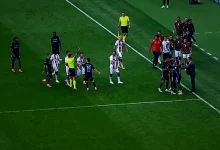 trabzonspor 10 kisi kaldi iste kirmizi kart pozisyonu ymUrPzLd