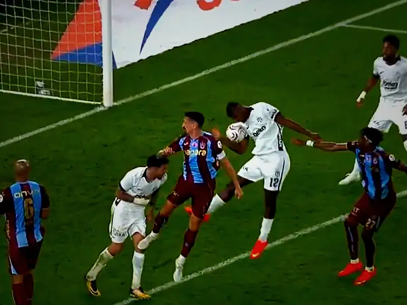 Trabzonspor, Beşiktaş karşısında penaltı bekledi! İşte o konum 2 trabzonspor besiktas karsisinda penalti bekledi iste o konum 0 c3DK4873