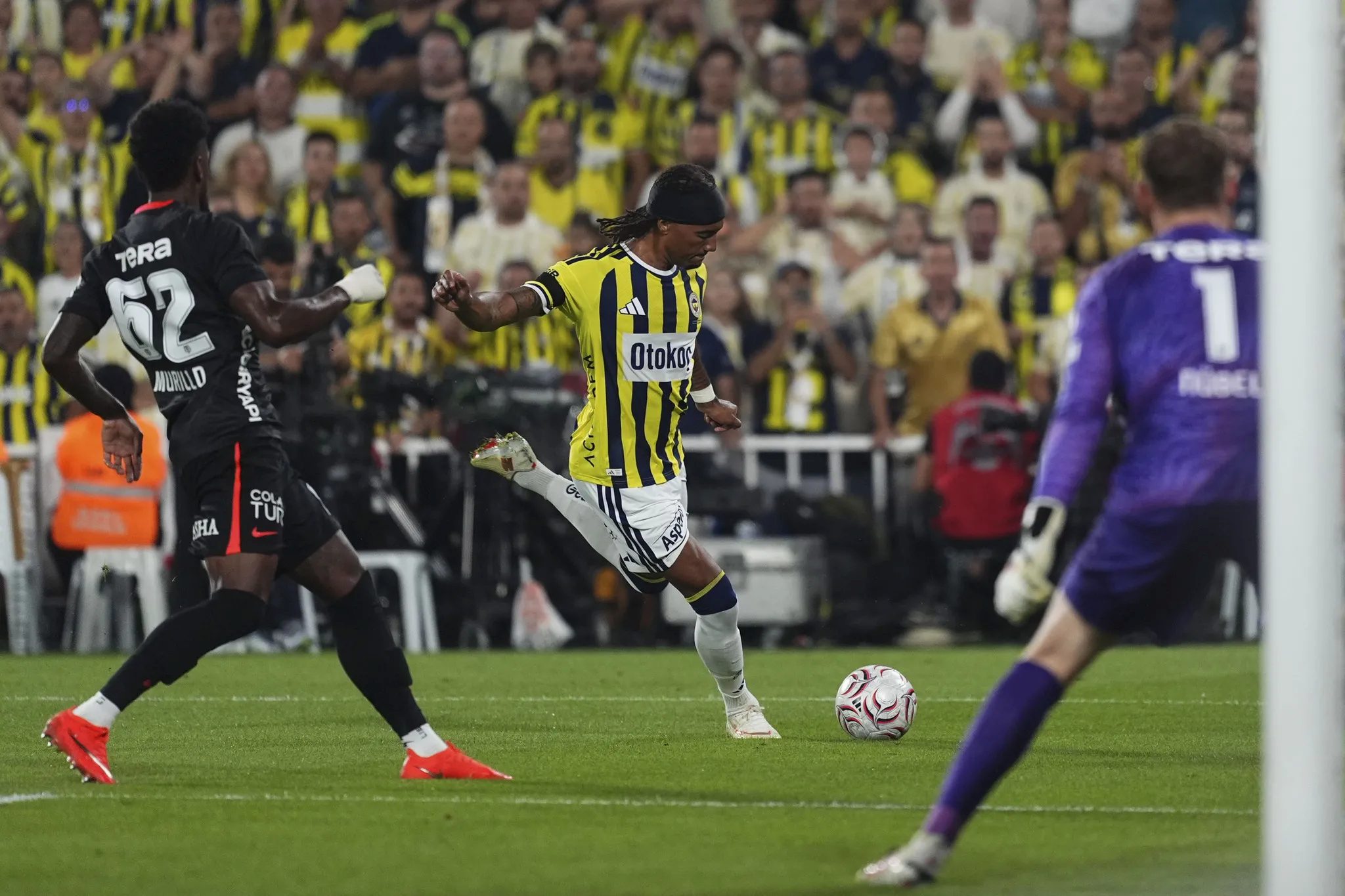 TRANSFER HABERİ: Fenerbahçe'de beklenmedik ayrılık! Herkes karşıt köşe olacak 12 transfer haberi fenerbahcede beklenmedik ayrilik herkes karsit kose olacak 10 RWEQQvYi