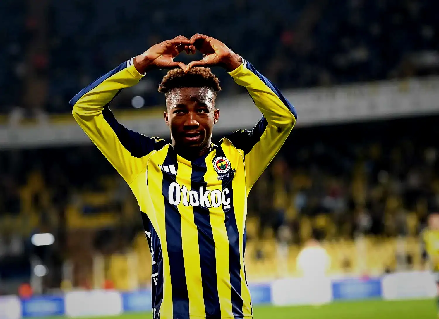 transfer haberi fenerbahcede flas ayrilik karari menajeriyle gorustu ve 0