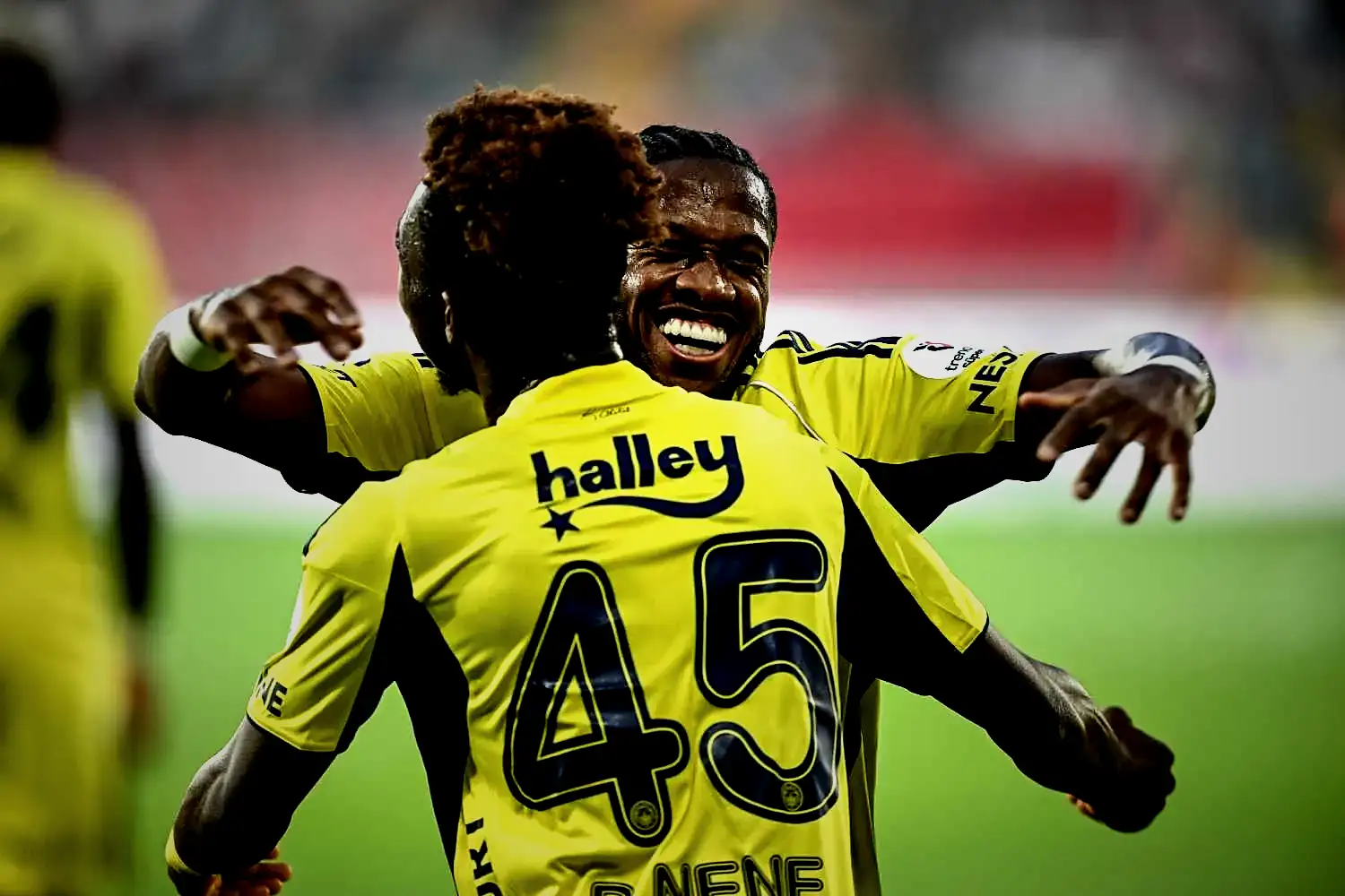 transfer haberi fenerbahcede flas ayrilik karari menajeriyle gorustu ve 2 ud47fAhs
