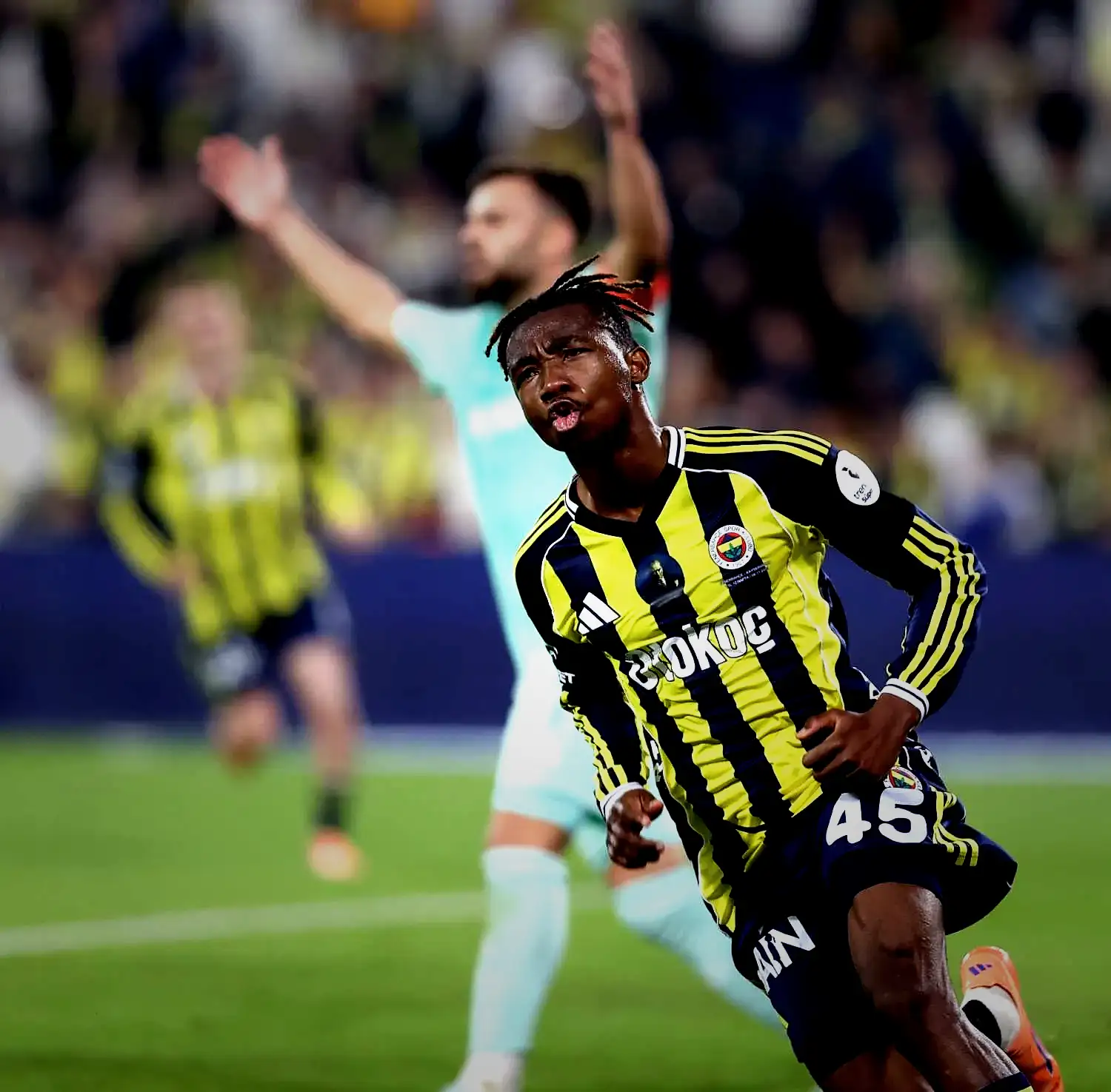 transfer haberi fenerbahcede flas ayrilik karari menajeriyle gorustu ve 4 5izeIt6Z