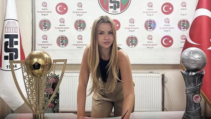 Turgutluspor'un yeni teknik yöneticisi 22 yaşındaki Zeynep Mestan oldu! Türk futbolunda tarihi imza 2 turgutlusporun yeni teknik yoneticisi 22 yasindaki zeynep mestan oldu turk futbolunda tarihi imza 0