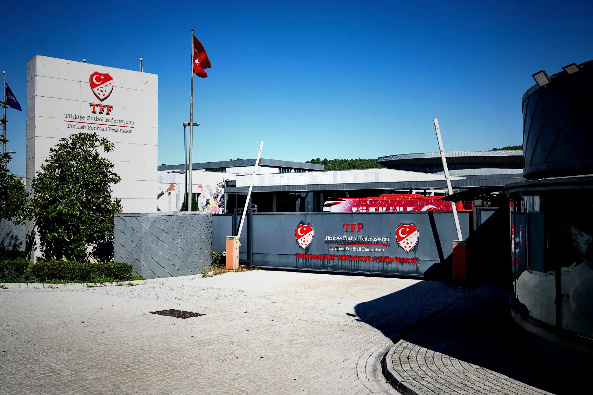 Ulusal gruba geri mi dönüyor? Montella'nın ayrılığı sonrası flaş iddia! 5 ulusal gruba geri mi donuyor montellanin ayriligi sonrasi flas iddia 3 RYyqGcqd