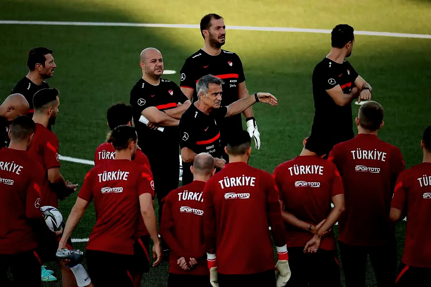 Ulusal gruba geri mi dönüyor? Montella'nın ayrılığı sonrası flaş iddia! 11 ulusal gruba geri mi donuyor montellanin ayriligi sonrasi flas iddia 9 JCAqDkFc