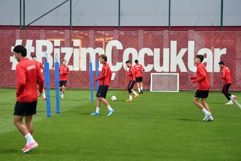 Ümit Ulusal Ekibimiz, Macaristan Maçı Hazırlıklarına Riva'da Başladı 21 umit ulusal ekibimiz macaristan maci hazirliklarina rivada basladi 19 QC938Sdh