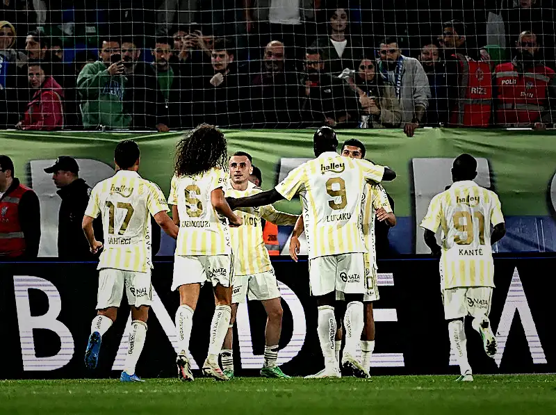 Usta müelliften Fenerbahçeli yıldıza eleştiri! "Rizesporlu bir oyuncu üzere oynadı" 3 usta muelliften fenerbahceli yildiza elestiri rizesporlu bir oyuncu uzere oynadi 1