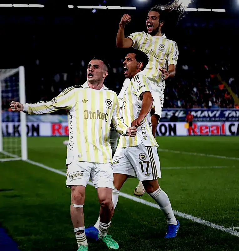 Usta müelliften Fenerbahçeli yıldıza eleştiri! "Rizesporlu bir oyuncu üzere oynadı" 7 usta muelliften fenerbahceli yildiza elestiri rizesporlu bir oyuncu uzere oynadi 5 it1yMHCC