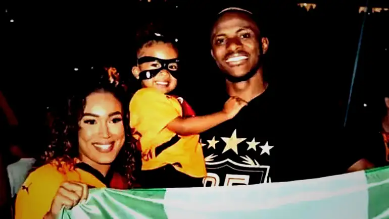 Victor Osimhen'i korkutan kaza! Sevgilisi denetim gayeli hastaneye başvurdu 3 victor osimheni korkutan kaza sevgilisi denetim gayeli hastaneye basvurdu 1 YRuHf2aK