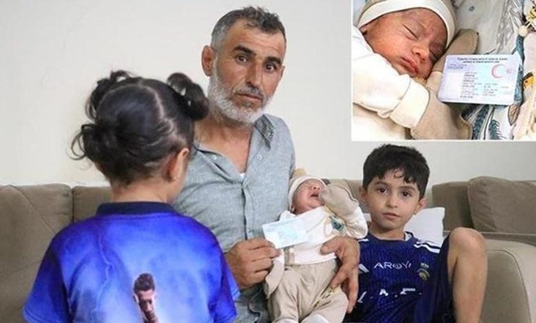 Yeni doğan bebeğine Ronaldo ismini verdi: Müslümanların yanında, garibanların yanında 1 yeni dogan bebegine ronaldo ismini verdi muslumanlarin yaninda garibanlarin yaninda EL3mRN1Q