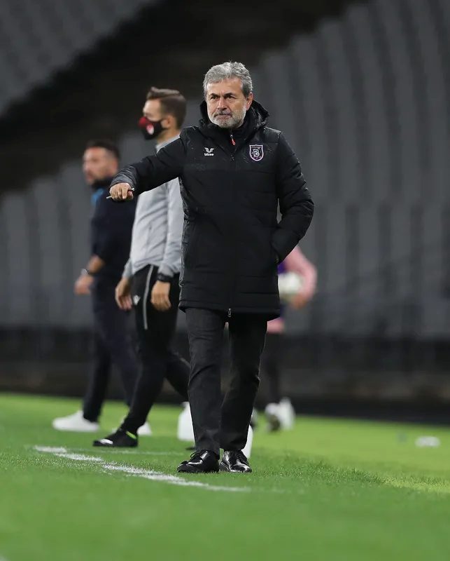 Yeni Malatyaspor - Antalyaspor maçında Adem Büyük'ten Aykut Kocaman denemesi! O anlar rekor kırdı... 4 yeni malatyaspor antalyaspor macinda adem buyukten aykut kocaman denemesi o anlar rekor kirdi 9gyyWO5J